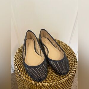 Talbots Women’s Size 8 Navy Laser Cut Leather Flats
